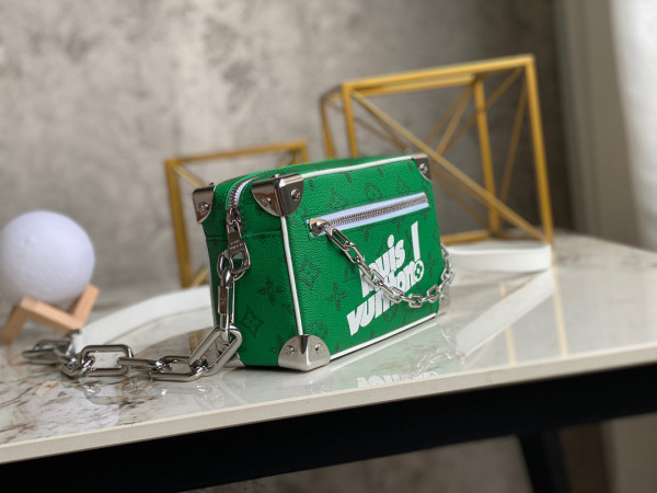 l0*is V*t0n mini soft trunk