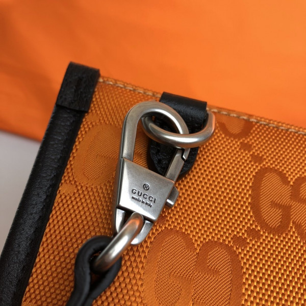 G*u*i off the grid tote bag