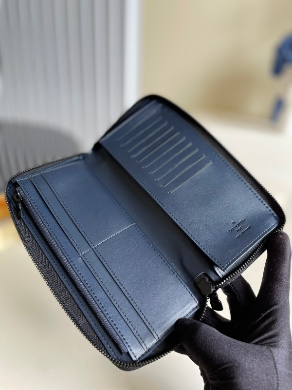 l0*is V*t0n zippy wallet