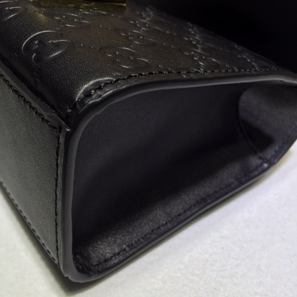 G*u*i padlock small G*u*i signature shoulder bag