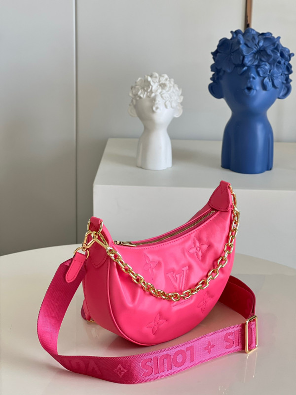 l0*is V*t0n over the moon