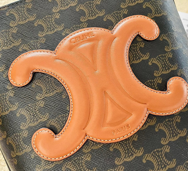 CELIN* SMALL BUCKET CUIR TRIOMPHE