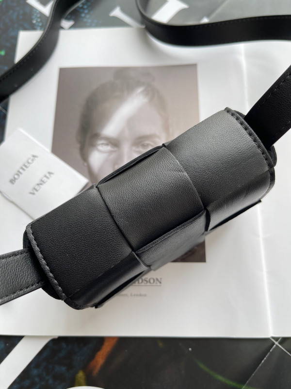 bo*te*ga Ve*ne*ta candy mini cassette-12*8*4cm