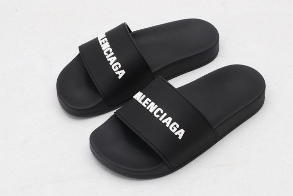 Ba*len*cia*ga pool slide sandal
