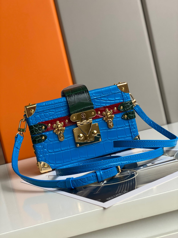 l0*is V*t0n petite malle