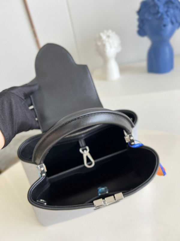 l0*is V*t0n capucines bb