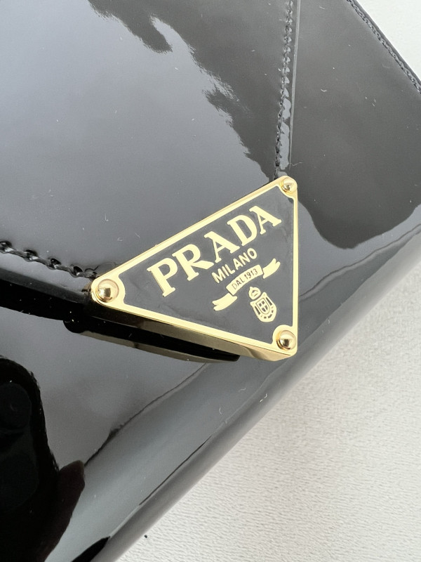 Pra*a patent leather mini-bag-20*11.5cm