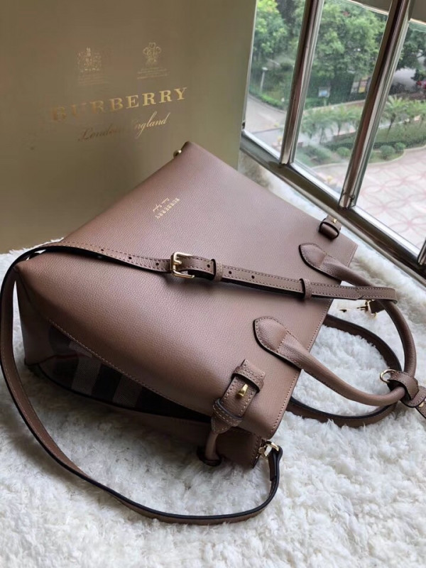 Ba*len*cia*ga sandals