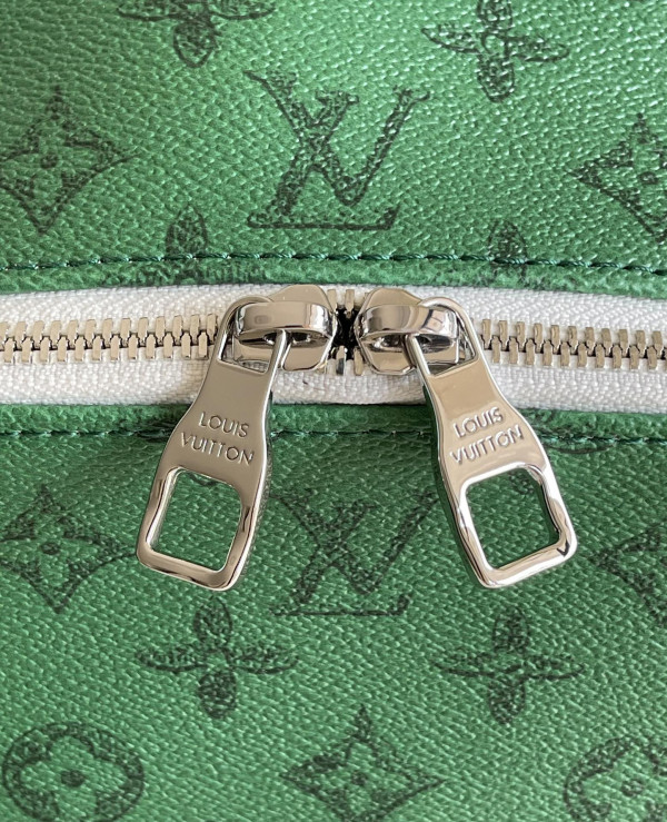 l0*is V*t0n discovery backpack