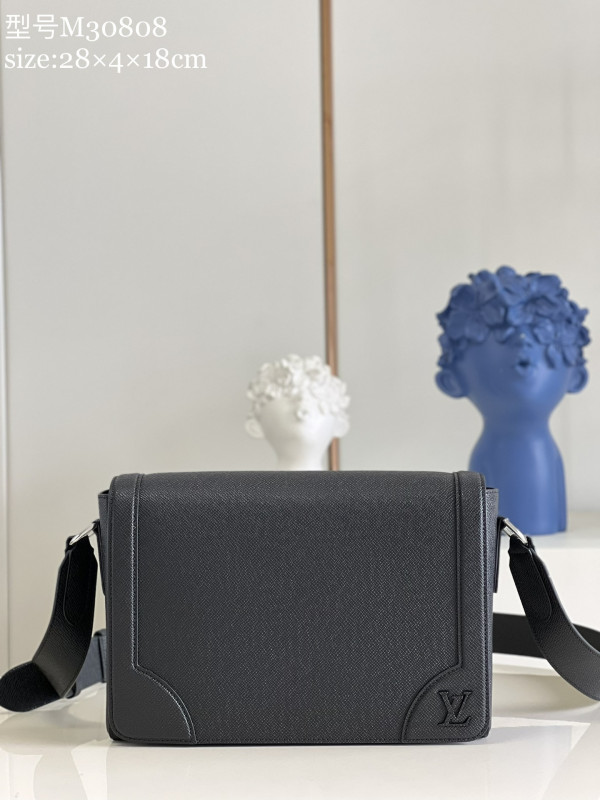 l0*is V*t0n new flap messenger