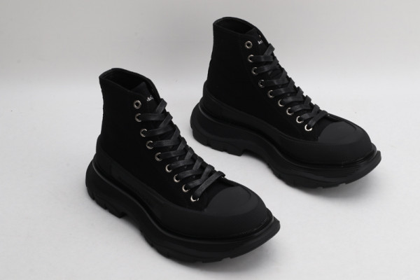 ale*d*r M*Q*en tread slick boot