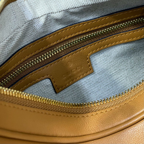 G*u*i attache large shoulder bag