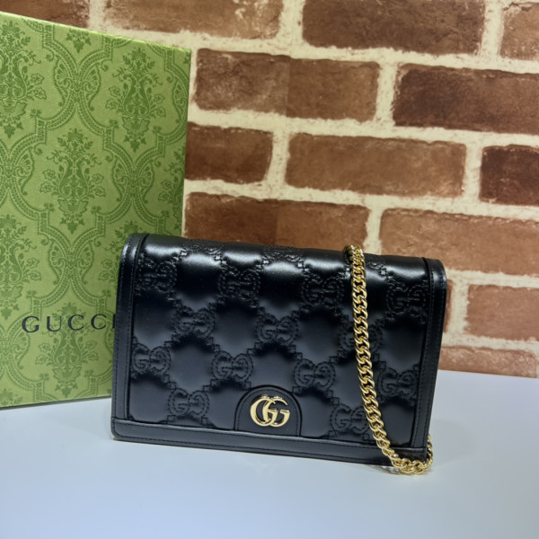 G*u*i gg matelassÉ chain wallet