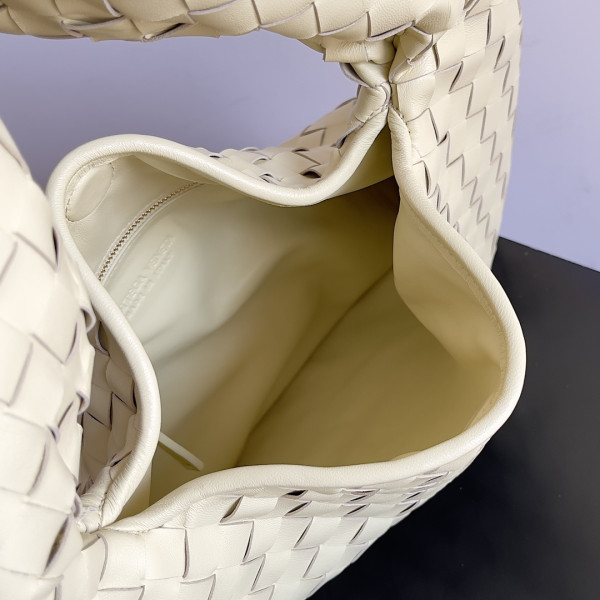 bo*te*ga Ve*ne*ta small hop