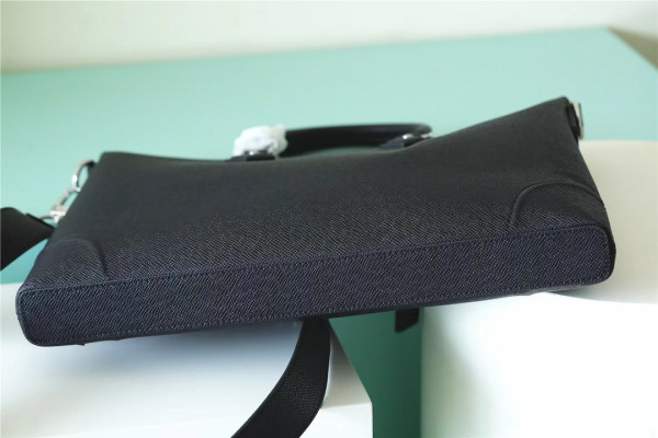 l0*is V*t0n slim nv briefcase