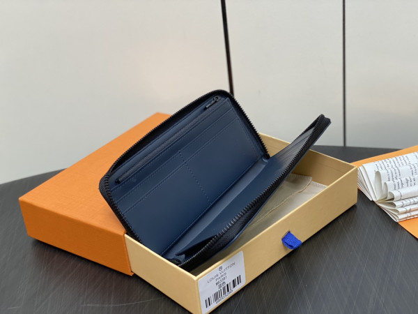 l0*is V*t0n zippy wallet-10*20*2 cm