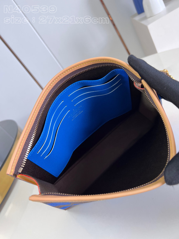 l0*is V*t0n pochette voyage-27*21*6cm