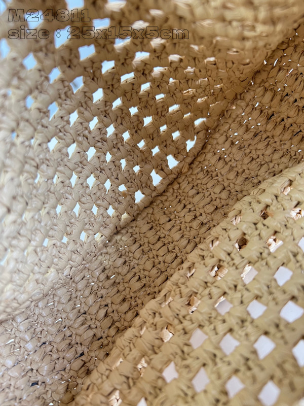 l0*is V*t0n croissant mm