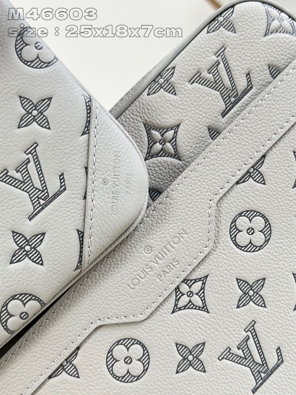 l0*is V*t0n trio messenger