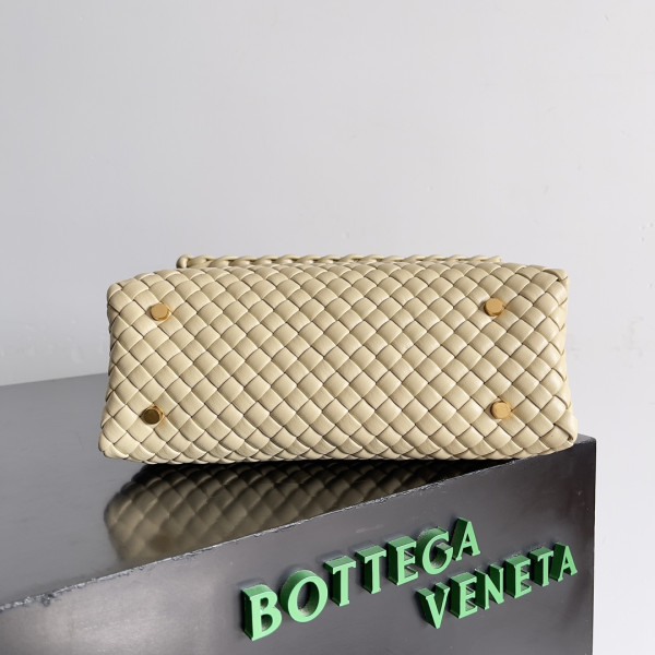 bo*te*ga Ve*ne*ta patti top handle bag