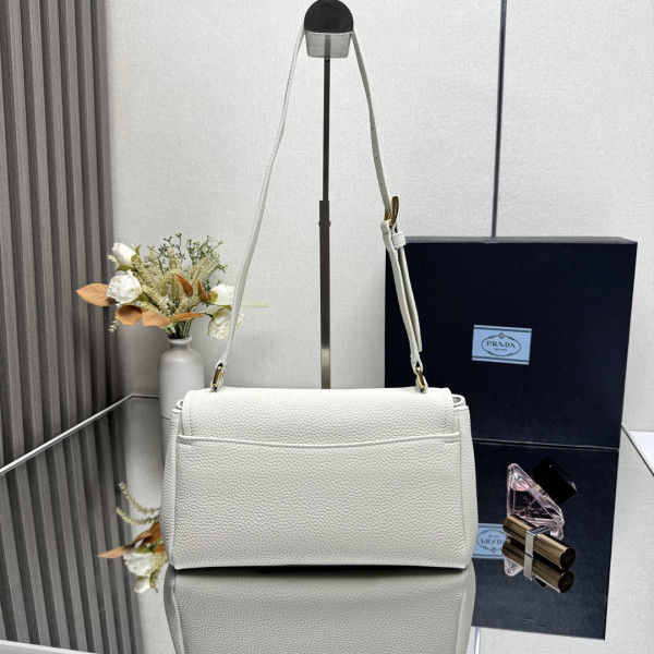 Pra*a small leather shoulder bag-26*14*9.5cm