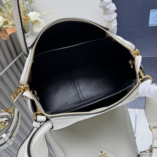 Pra*a small leather bag - 23*21*10cm