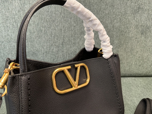 Valentino Garavani Alltime Medium Handbag - 26*21*17CM