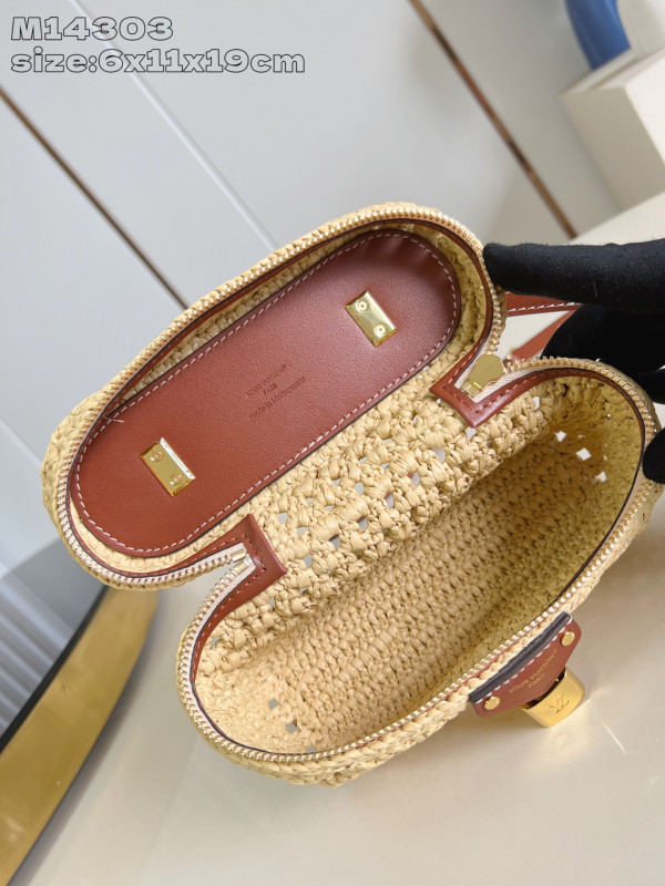 l0*is V*t0n vanity chain pouch natural tan raffia - 19 x 6.5 x 11.5 cm