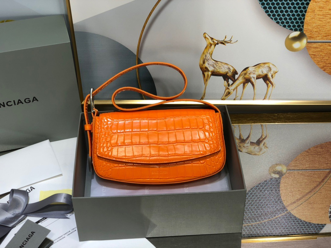 Ba*len*cia*ga ghost bag