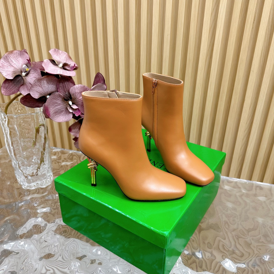 bo*te*ga Ve*ne*ta  knot ankle boot